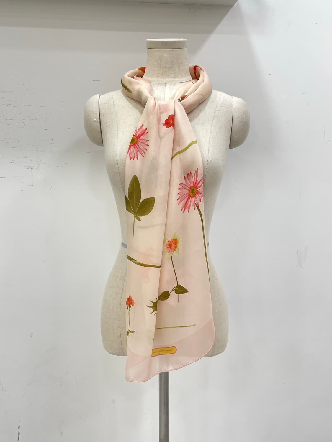 페라가모 실크 머플러 상품이미지4