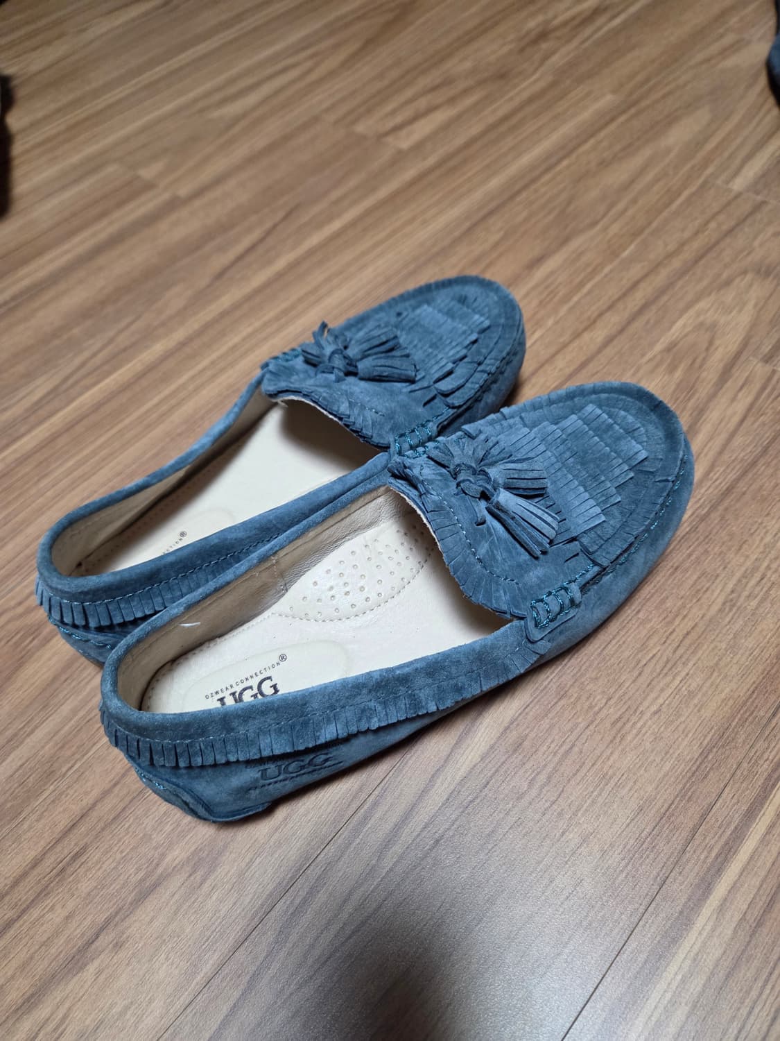 호주 UGG 테슬 모카신 240  상품이미지1