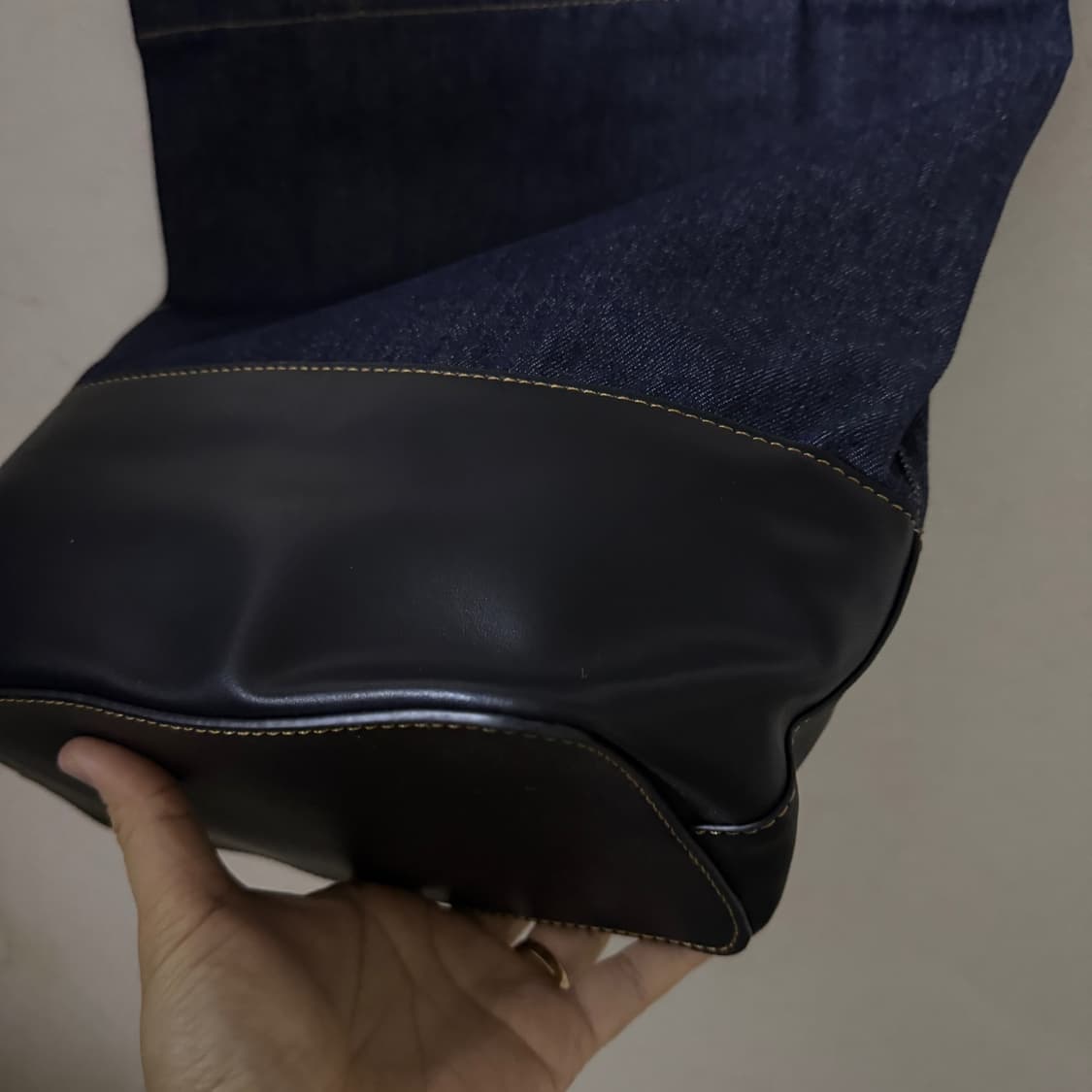 A.P.C 아페쎄 가죽배색 데님 토트백 상품이미지3