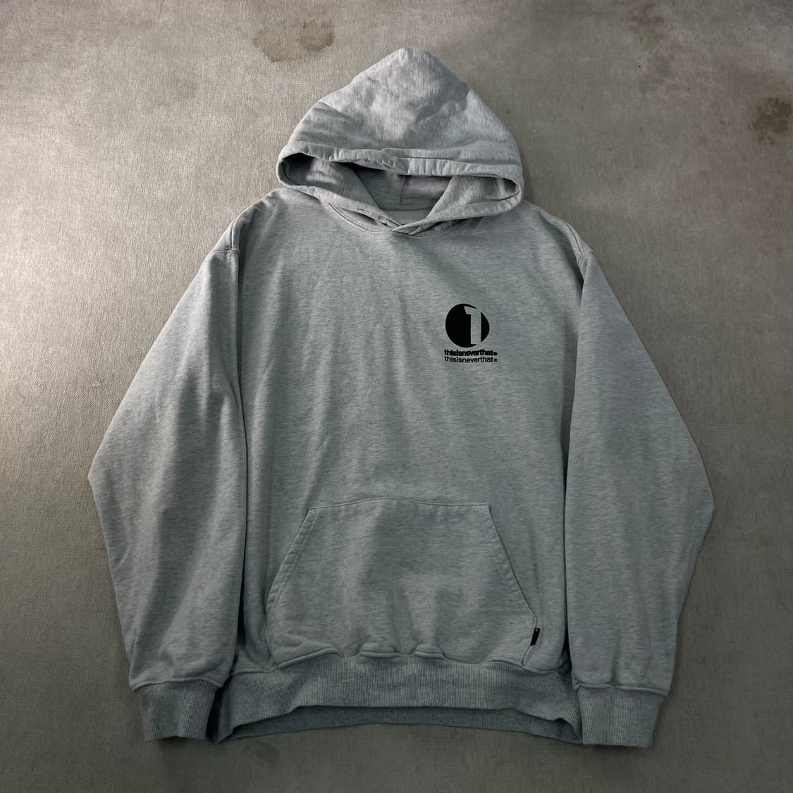 105 디스이즈네버댓 백로고 그레이 코튼 후드티 상품이미지1