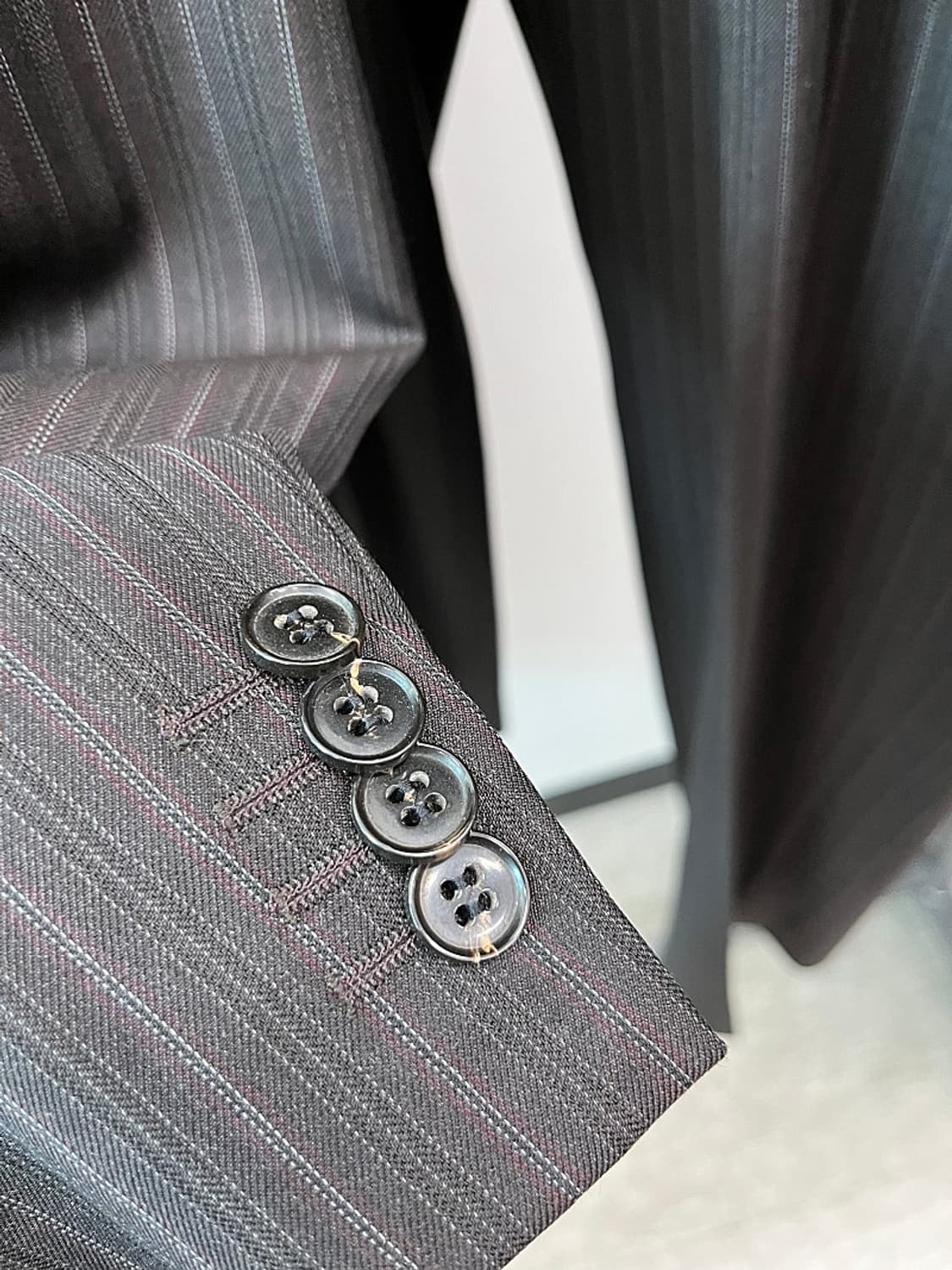 105,35) 제냐 브라운 스트라이프 슈트  상품이미지4