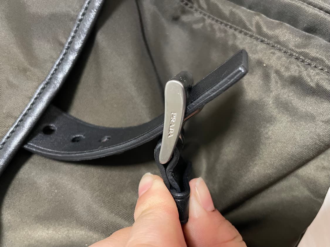 프라다 카키 메신저백 상품이미지3