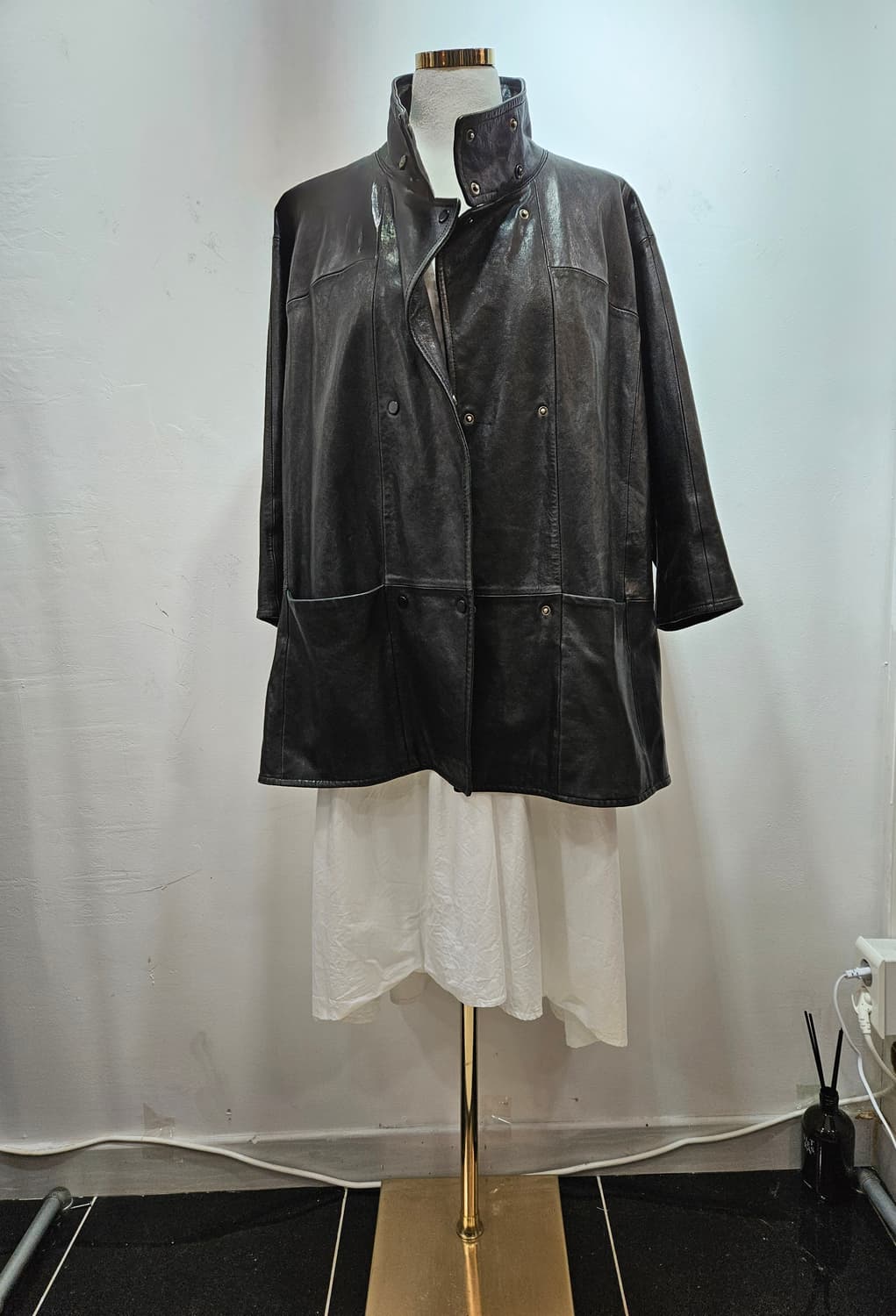 로보(ROBO) 블랙 양가죽 하프 코트 L 상품이미지4