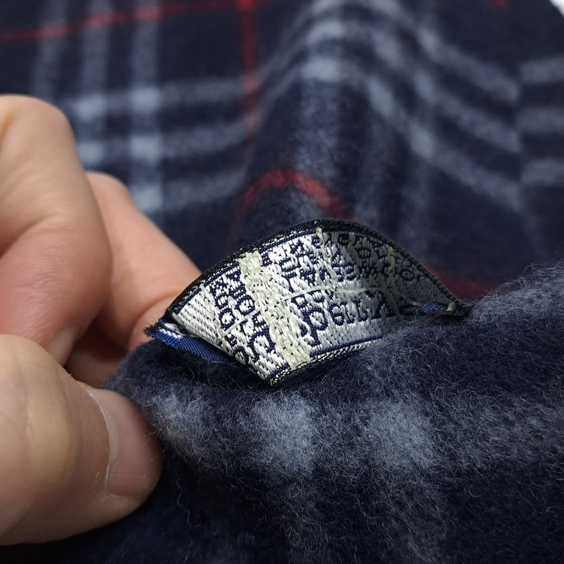 MX521 버버리 90s 영국판 램스울 체크 네이비 머플러 목도리 상품이미지6