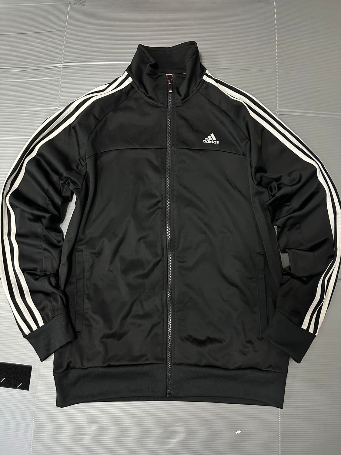 아디다스 에센셜 트랙탑 져지 블랙 105 상품이미지1