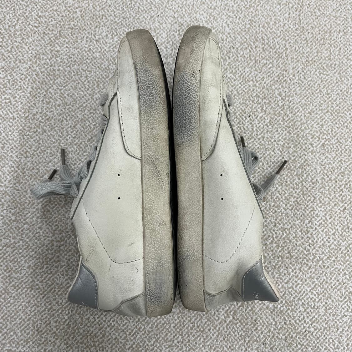 235정도 골든구스 슈퍼스타 스니커즈 0126M 상품이미지5