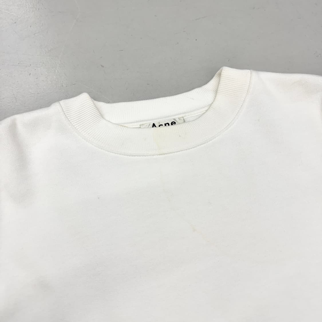 아크네스튜디오 크롭 사이드지퍼 맨투맨 상품이미지3