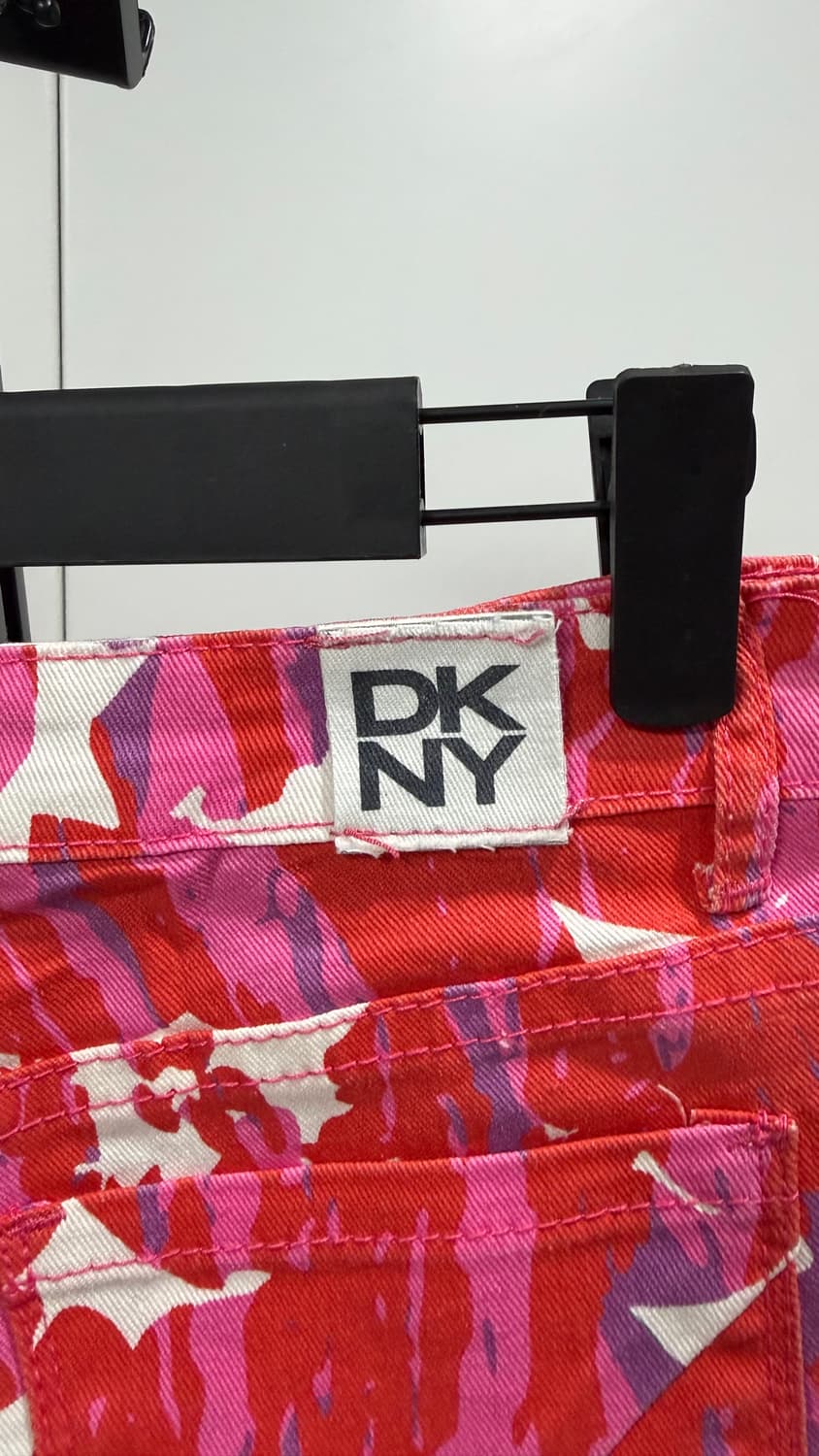 DKNY ROCKER 플로럴 페인팅 빨간 꽃 무늬 스키니 진 상품이미지3