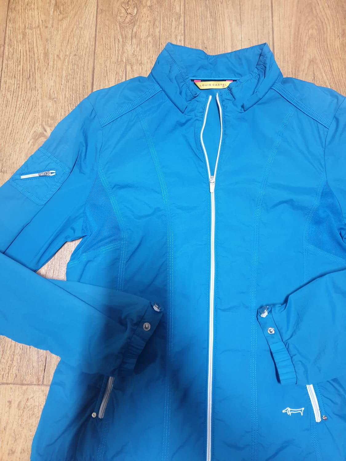 1023 루이까스텔 골프 바람막이 95 사이즈입니다 상품이미지4