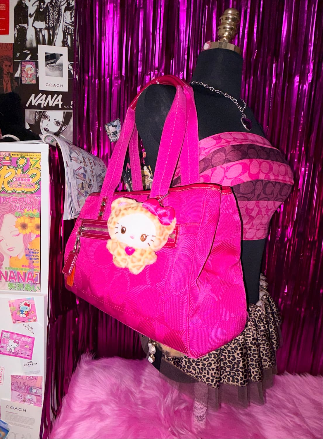 💖키치템) Coach 코치 시그니처 숄더백 핫핑크 상품이미지1