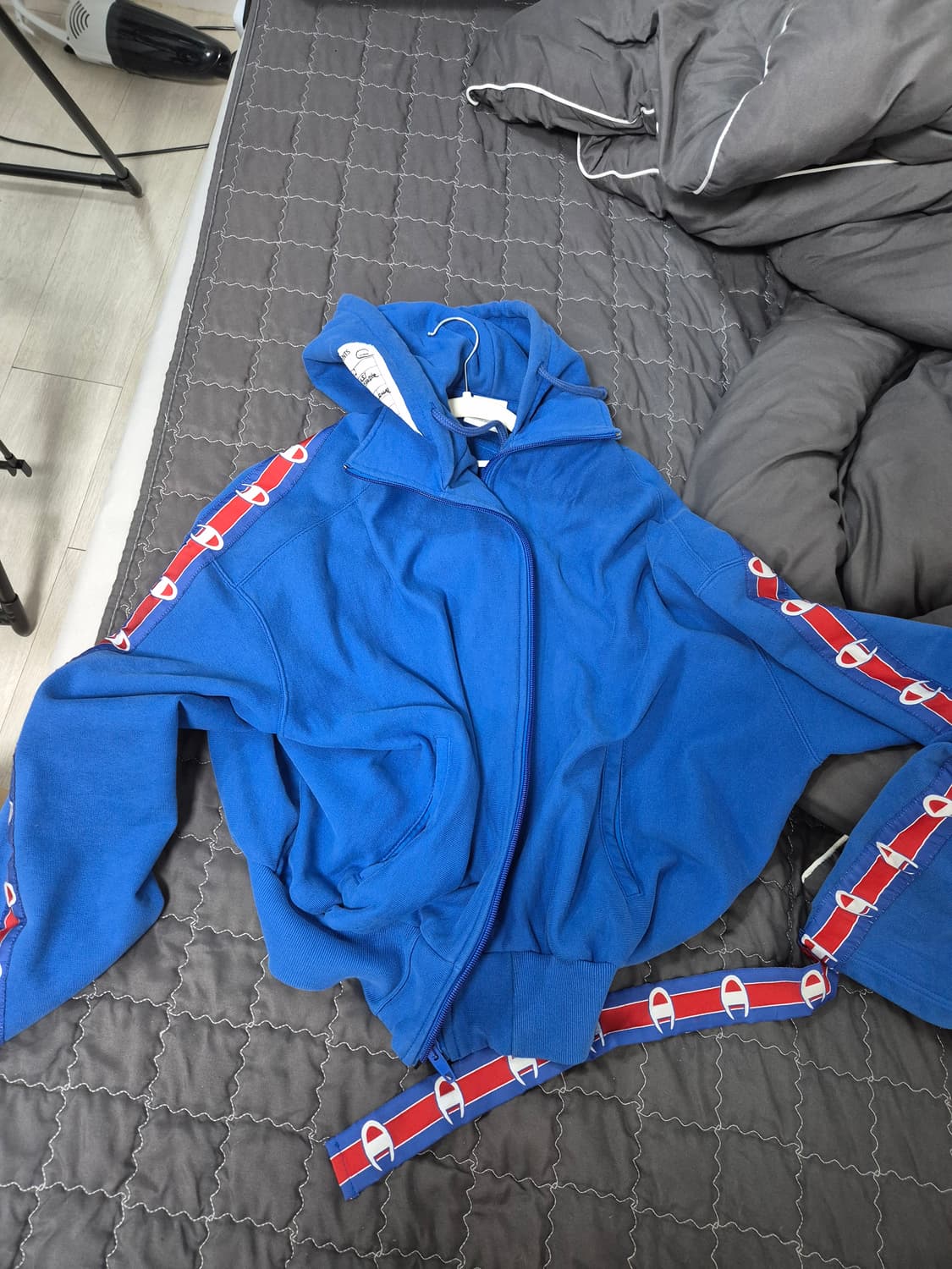 [L] 17SS Vetements 챔피온 후드집업 상품이미지1