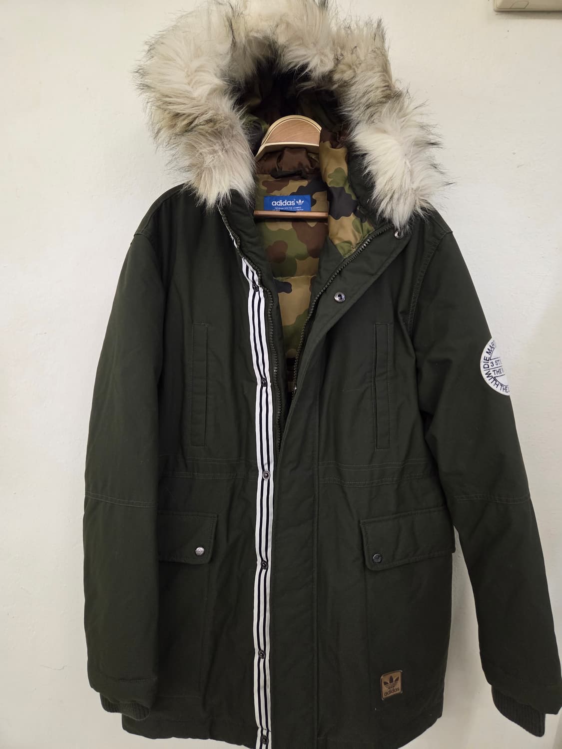 아디다스 다운패딩 상품이미지1