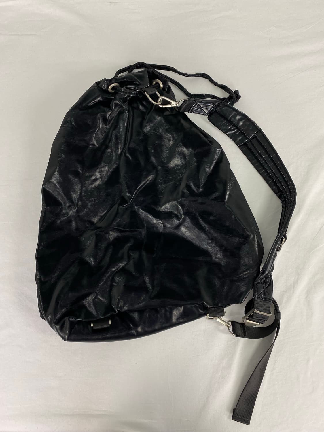 Fallett 팔렛 글로시 레더 슬링백 상품이미지2