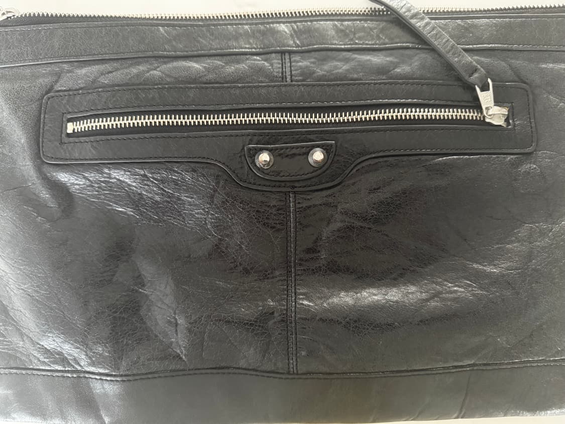 발렌시아가 블랙 가죽 클러치 상품이미지3