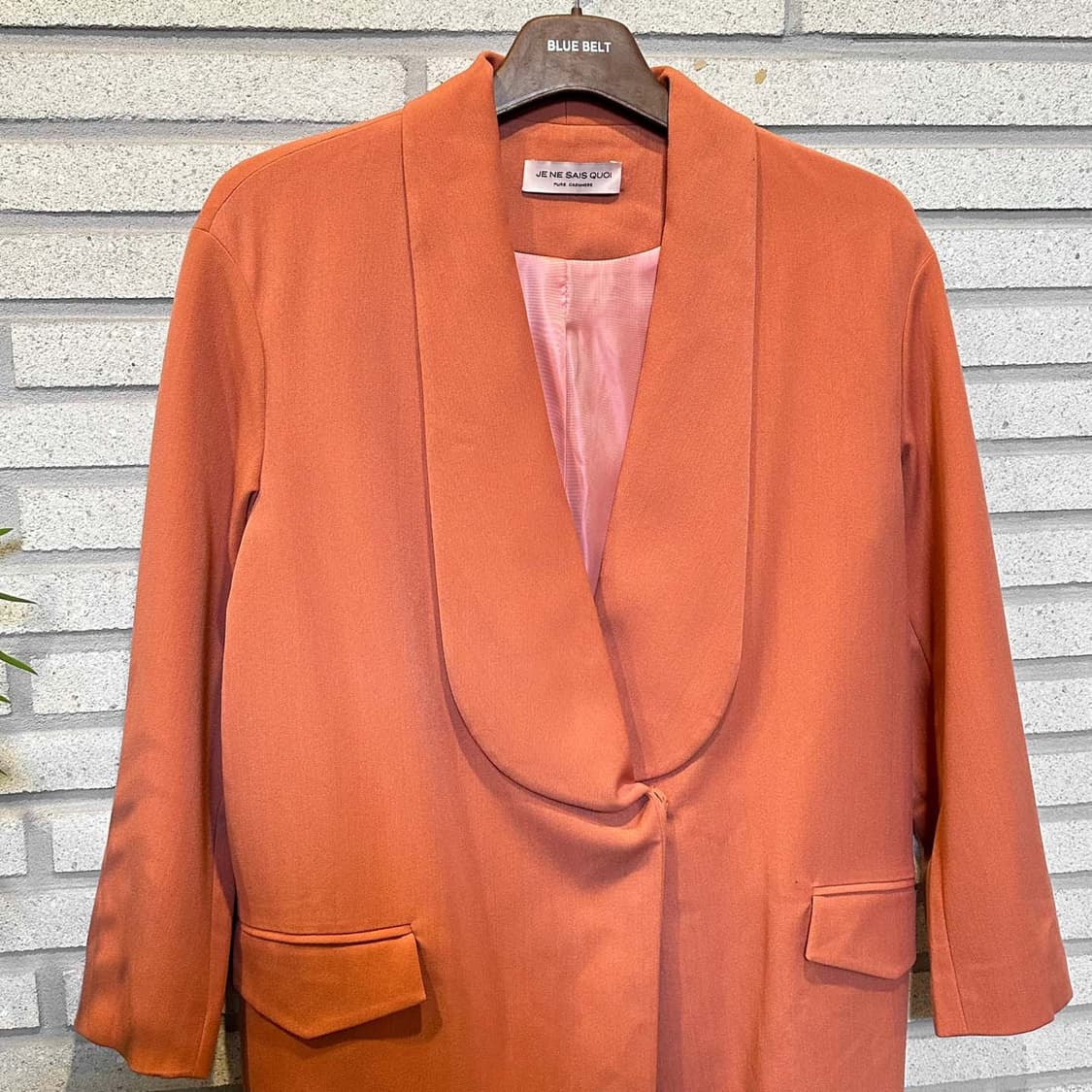 주느세콰 하프 블레이저 자켓 브이넥 숄카라 히든 버튼 디테일 오렌지 상품이미지3