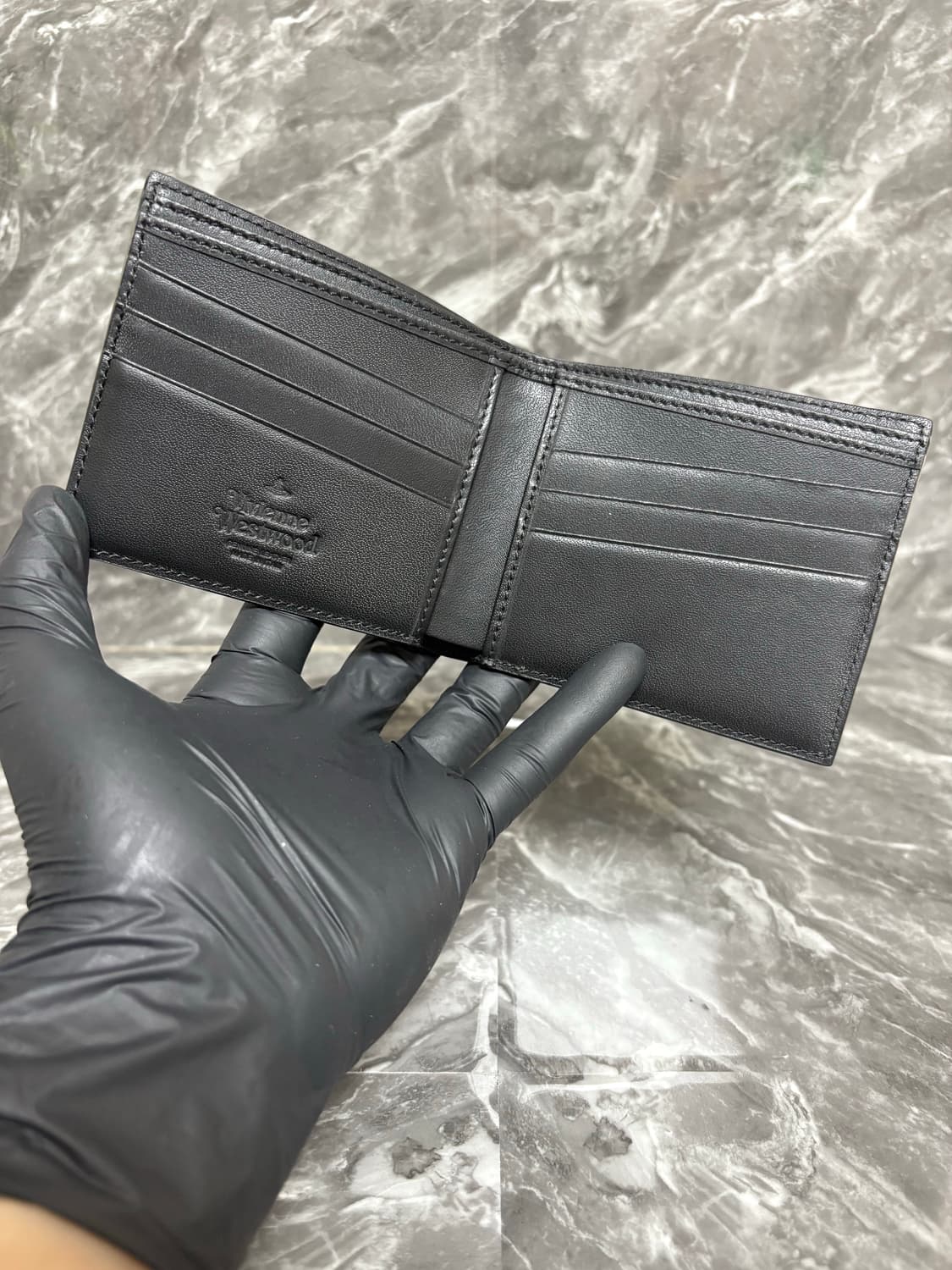 [새상품급] 비비안 웨스트우드 사피아노 레더 반지갑 상품이미지3