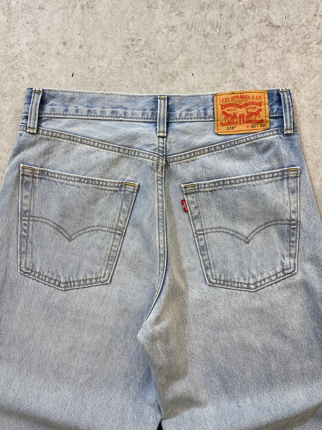[30-31] Levi's 578 리바이스 연청 루즈핏 데님팬츠 상품이미지2