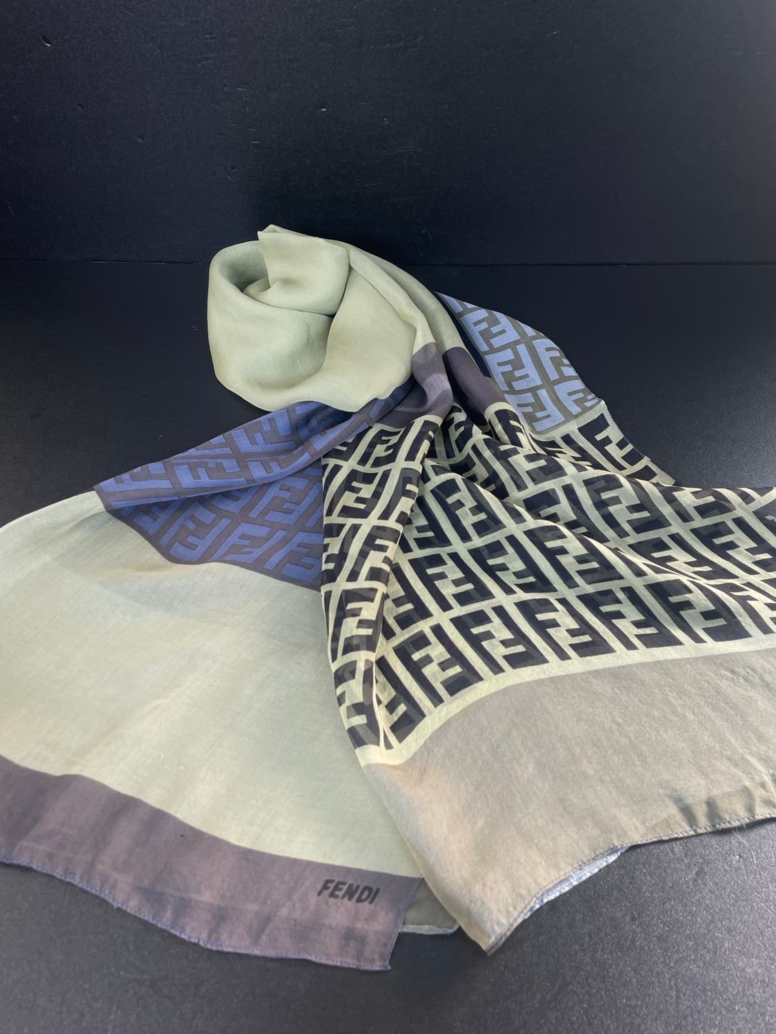 FENDI 펜디 FF로고 실크 스카프 상품이미지1