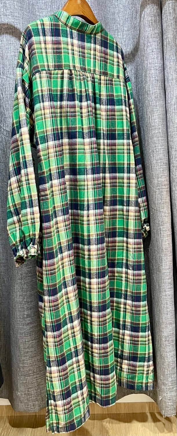 rivet & surge 사이드 슬릿 요크 체크 롱 원피스 (그린) 상품이미지5