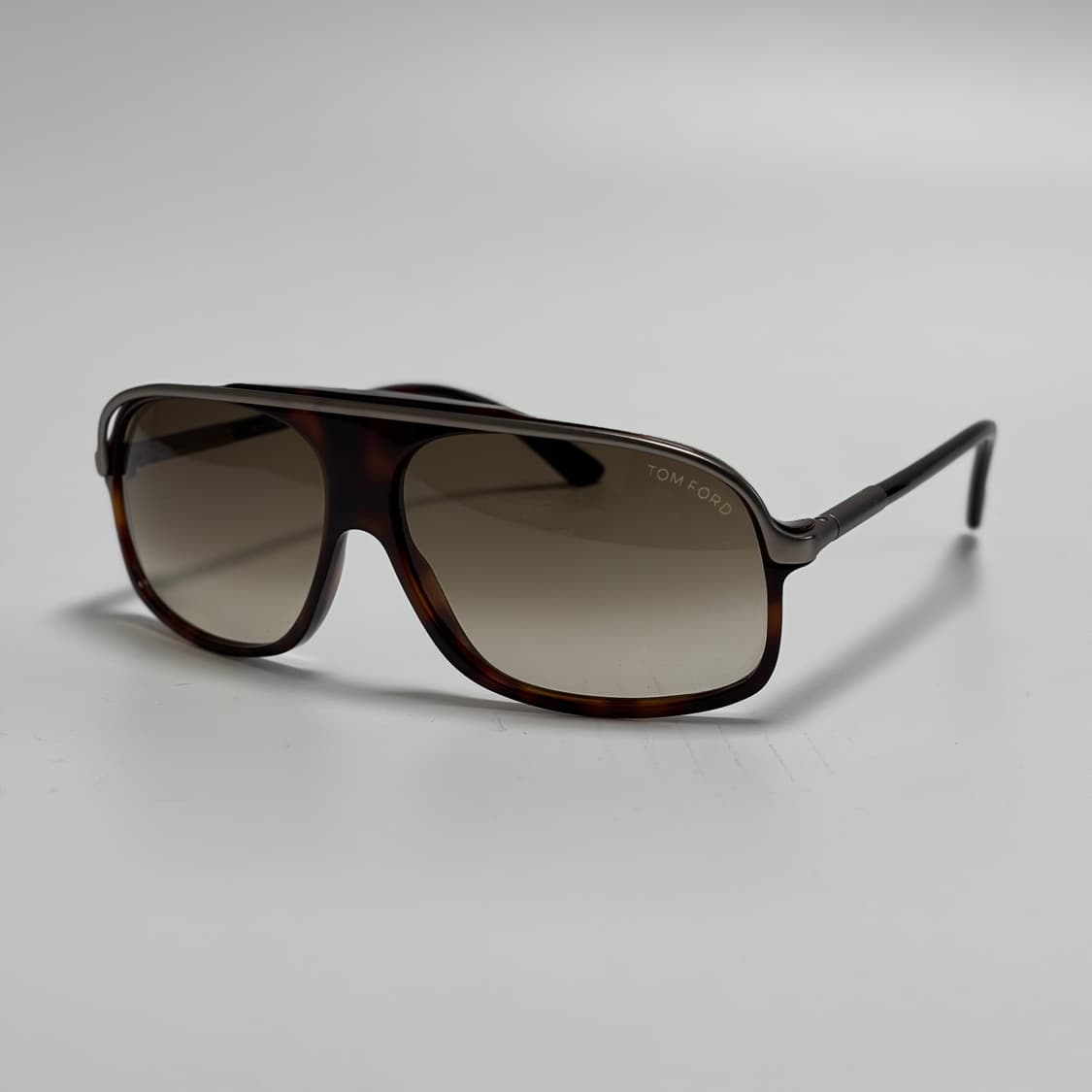 톰포드 에르네스토 에비에이터 선글라스 (Ernesto TF133) 상품이미지2