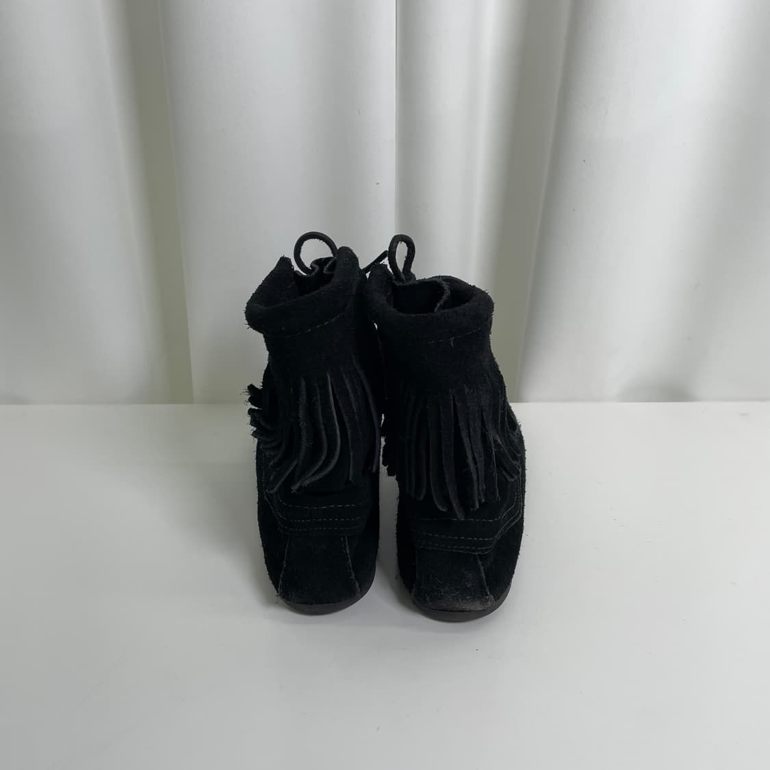 MINETONKA 미네통카 스웨이드 프린지 모카신 상품이미지4