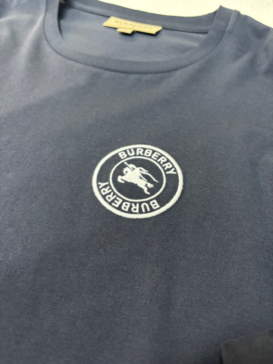 버버리 로고 롱슬리브 m사이즈 (풀구성) 상품이미지4