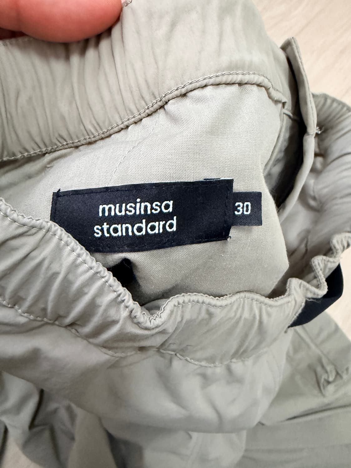 무신사 스탠다드 시티 레저 와이드 디태처블 카고 그레이쉬 베이지 30 상품이미지5