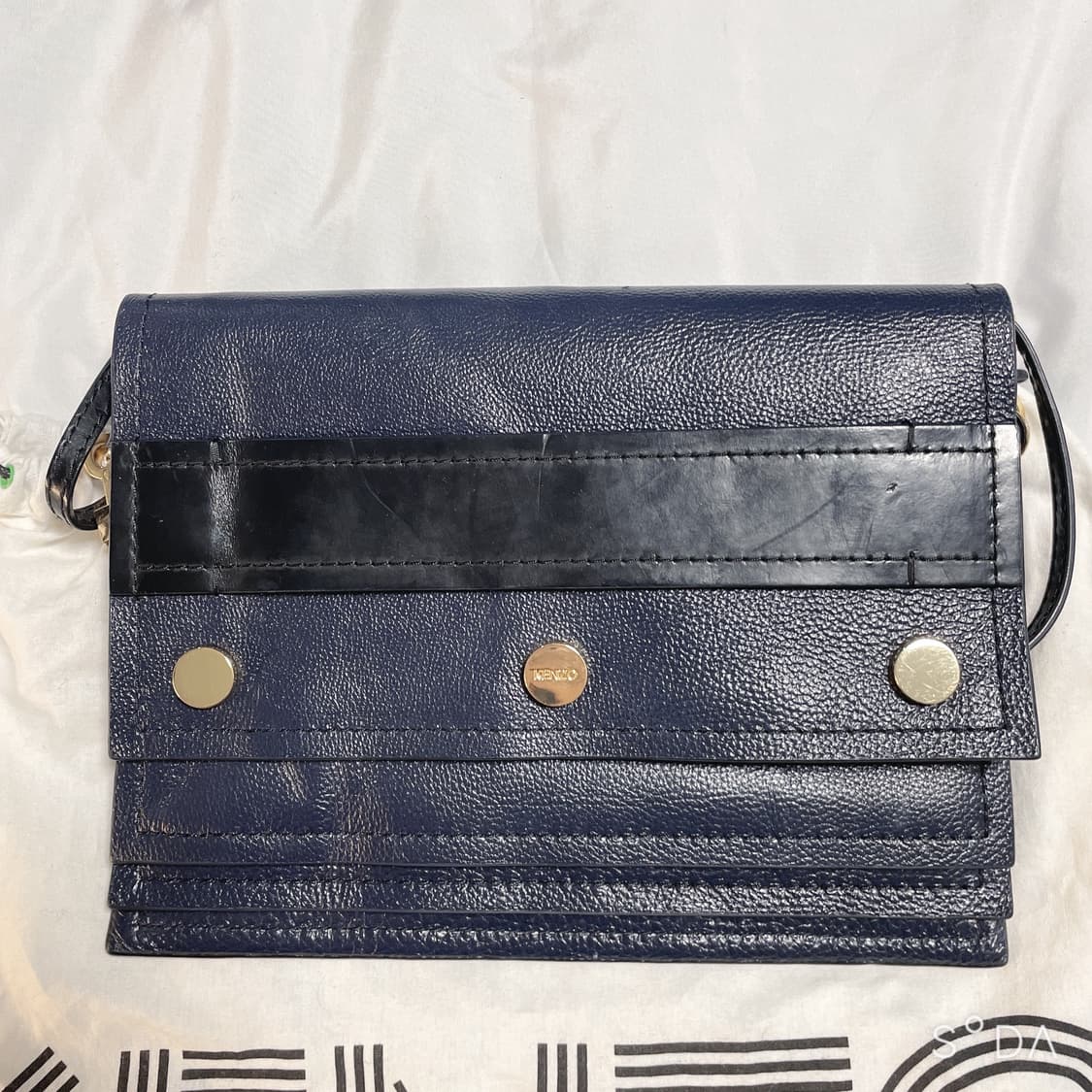 겐조 가죽 크로스백 상품이미지1