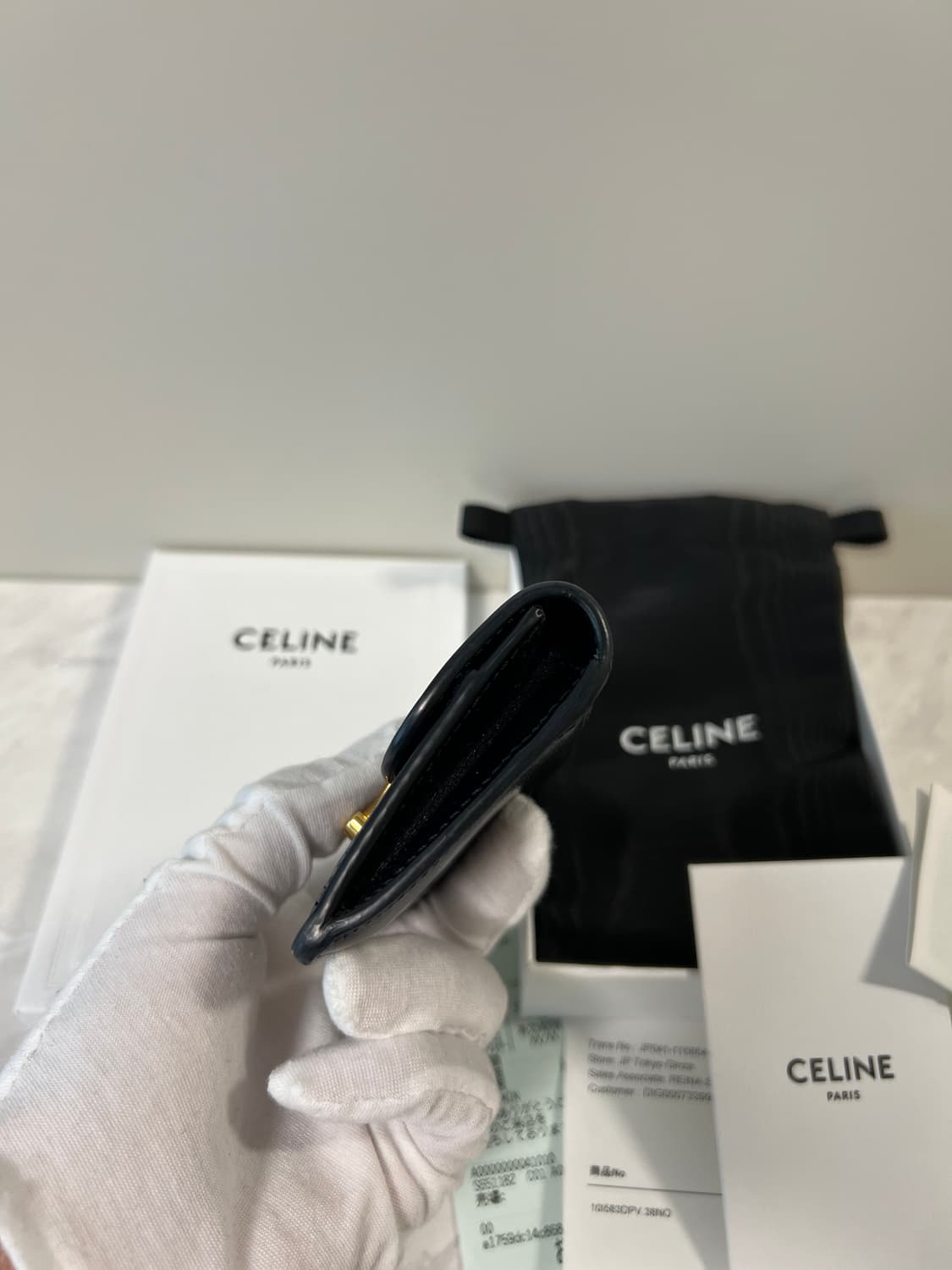 셀린느 샤이니 카프스킨 플랩 카드지갑 상품이미지6