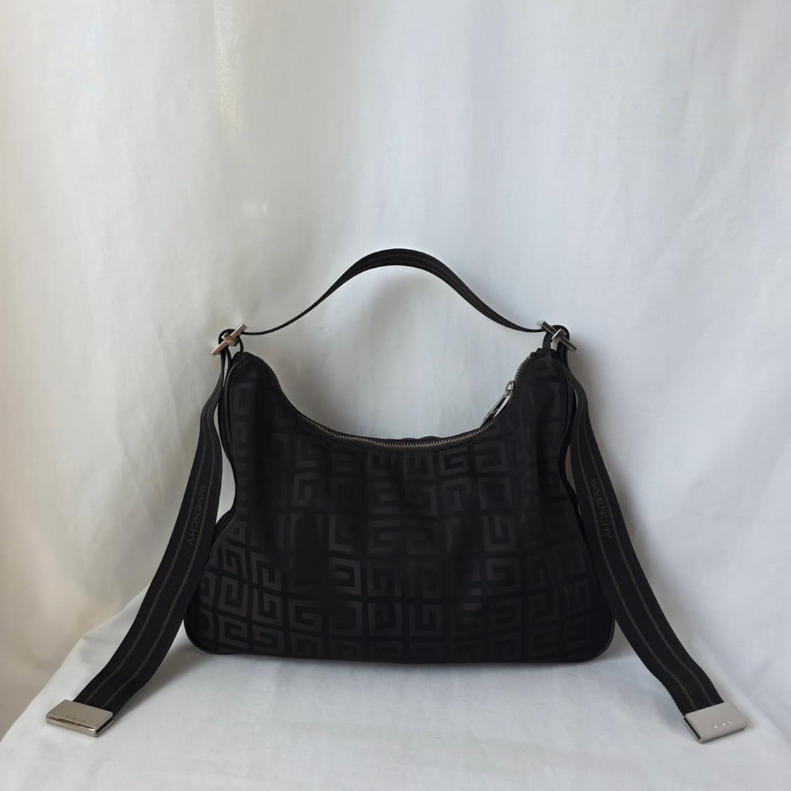 [정품 GIVANCHY] 지방시 로고 패턴 여성 숄더백 호보백 크로스백 상품이미지1