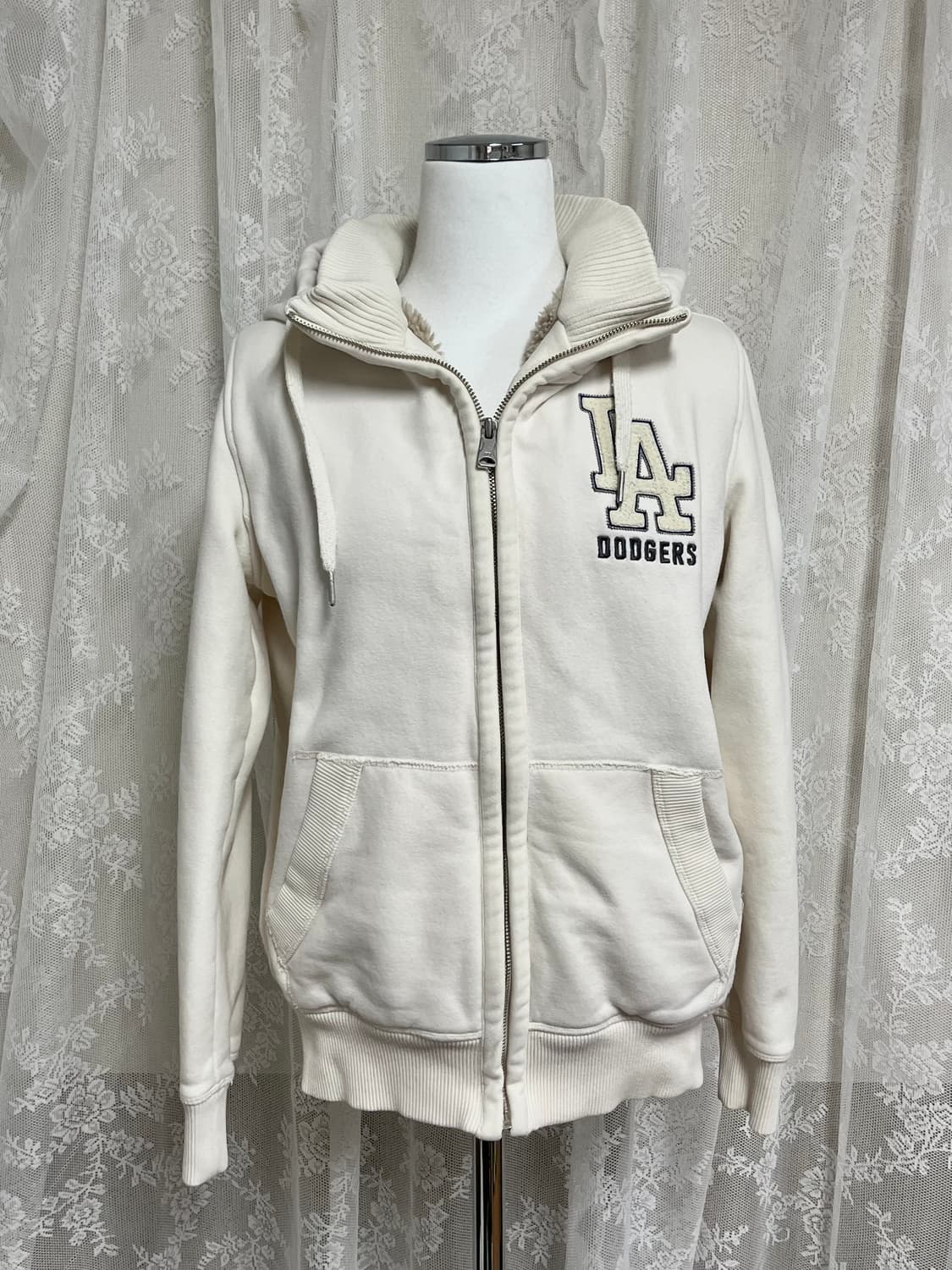 85) LA 다저스 퍼 후드 집업 아이보리 상품이미지1