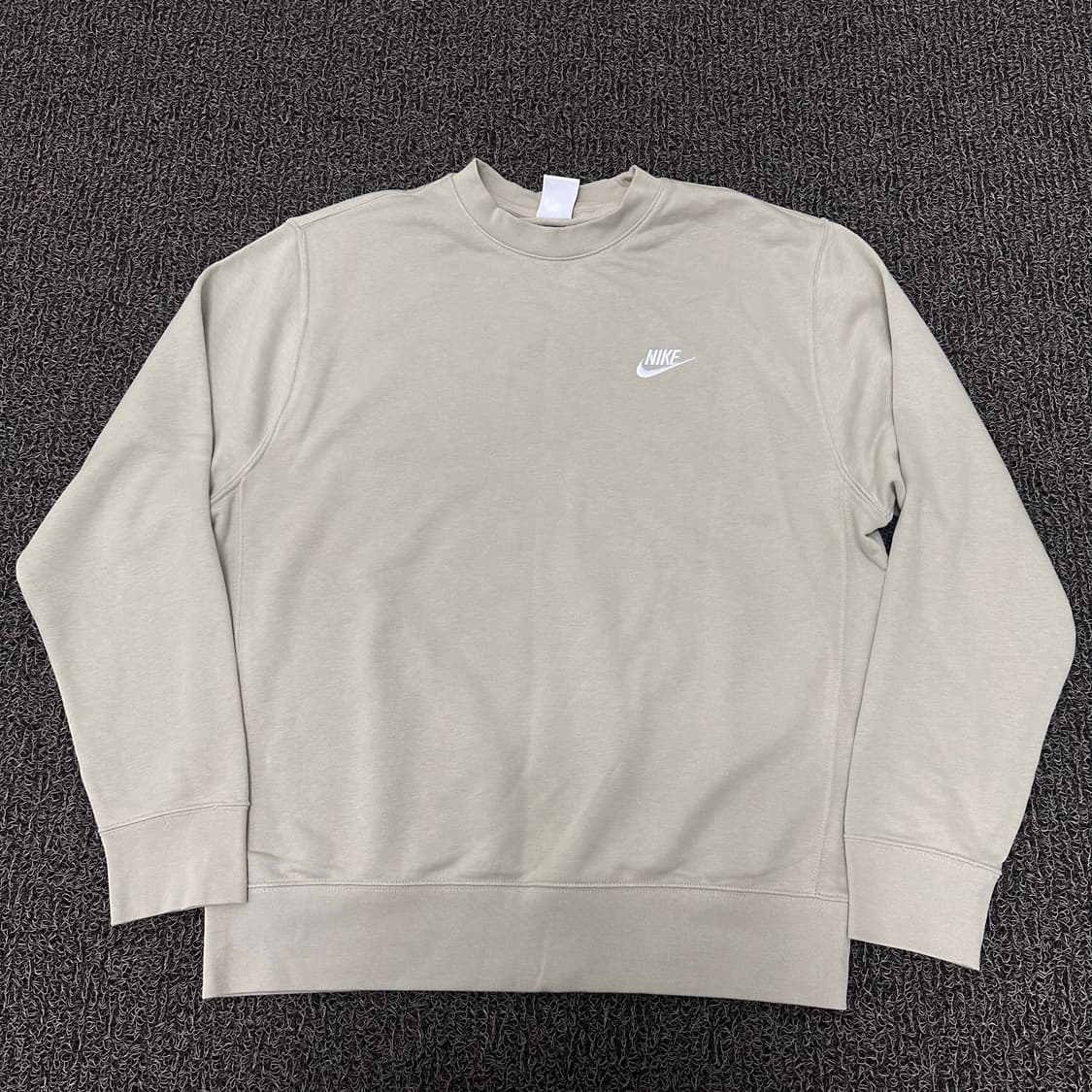NIKE 나이키 스우시 맨투맨 베이지 L 상품이미지1