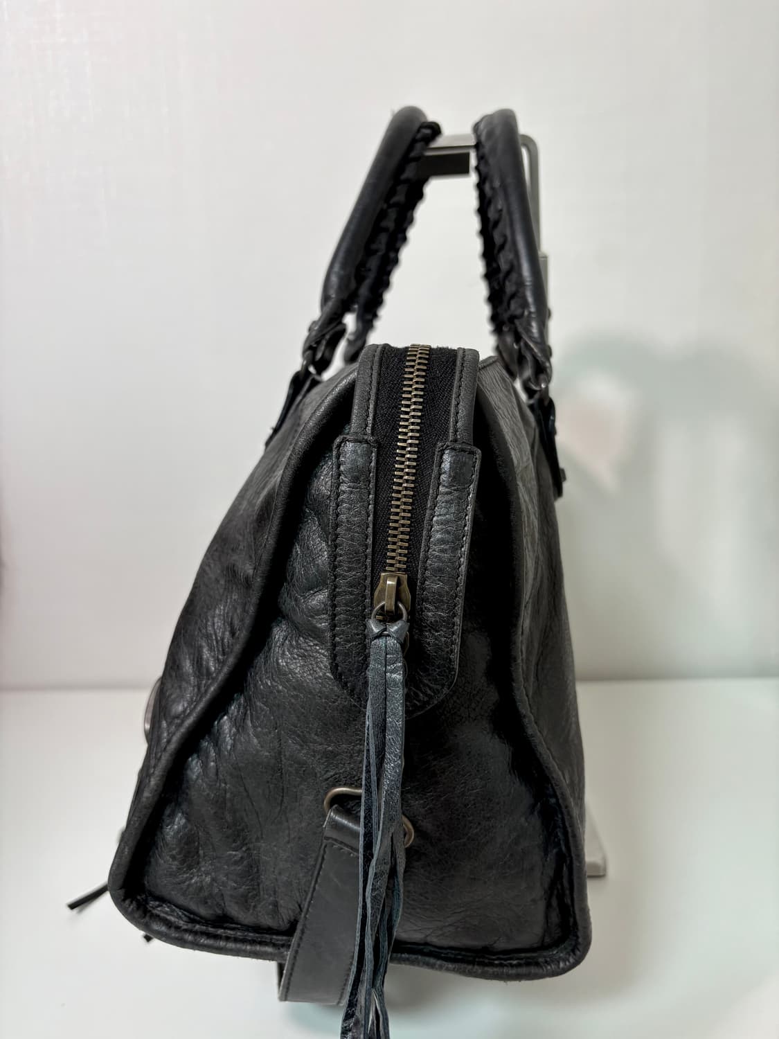 발렌시아가 파트타임 모터백 블랙 상품이미지3