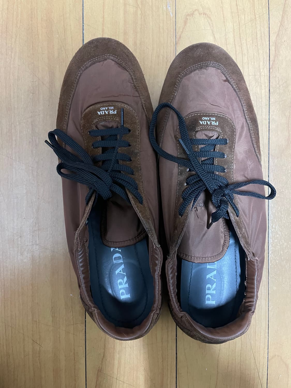 프라다 리나일론 스웨이드 엘라스틱 스니커즈 판매합니다 상품이미지2