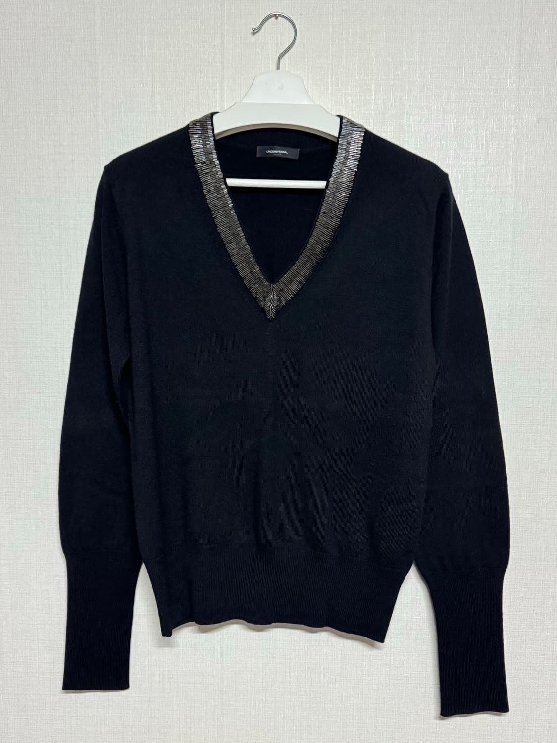 언컨디셔널 스팽글 V넥 니트 M 상품이미지1