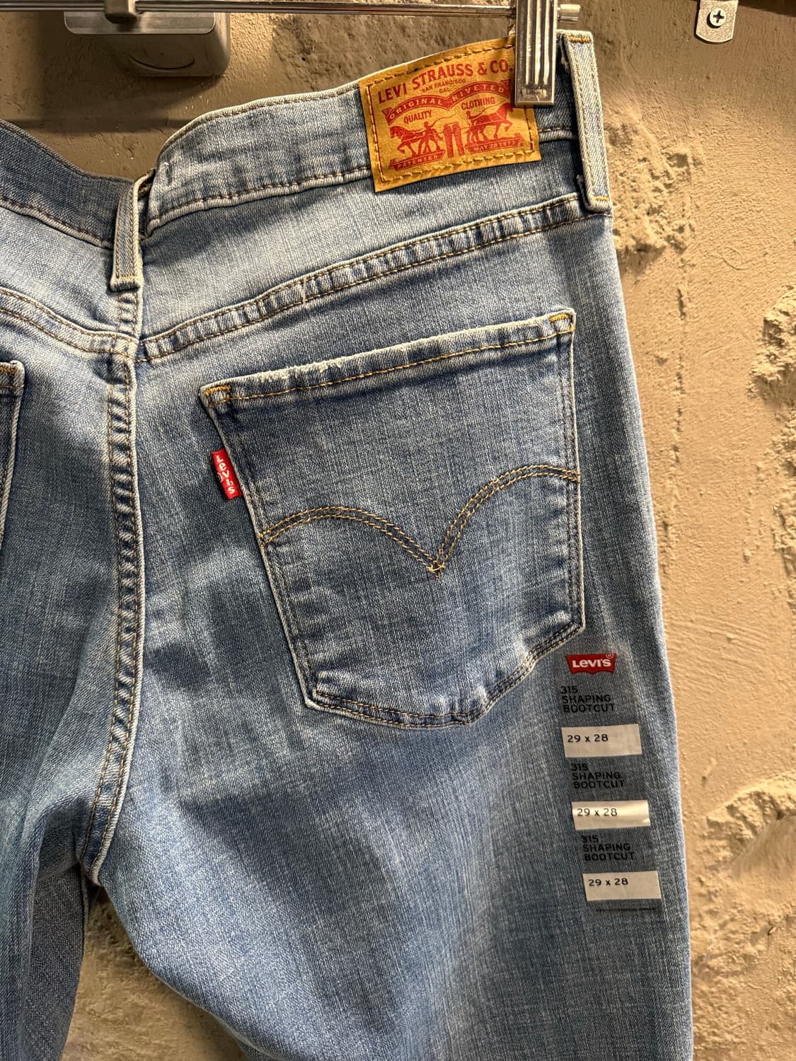 29 리바이스 LEVIS 315 셰이핑 부츠컷 데님 팬츠 연청 상품이미지5