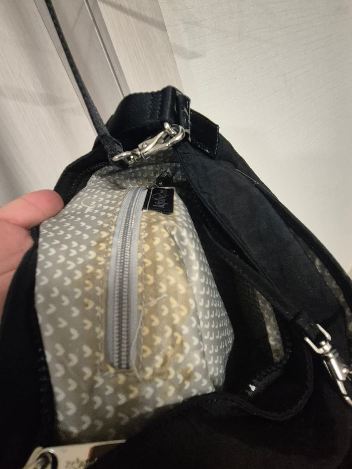 키플링 블랙 숄더 상품이미지3