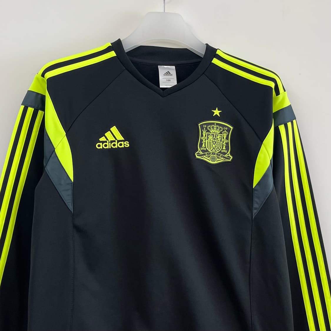 아디다스 스페인 국대 웜업 맨투맨 상품이미지4