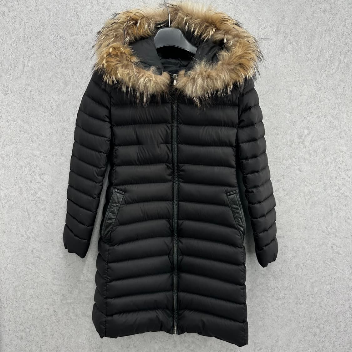 85 maje 마쥬 여자 라쿤퍼 덕다운 하프패딩 상품이미지1