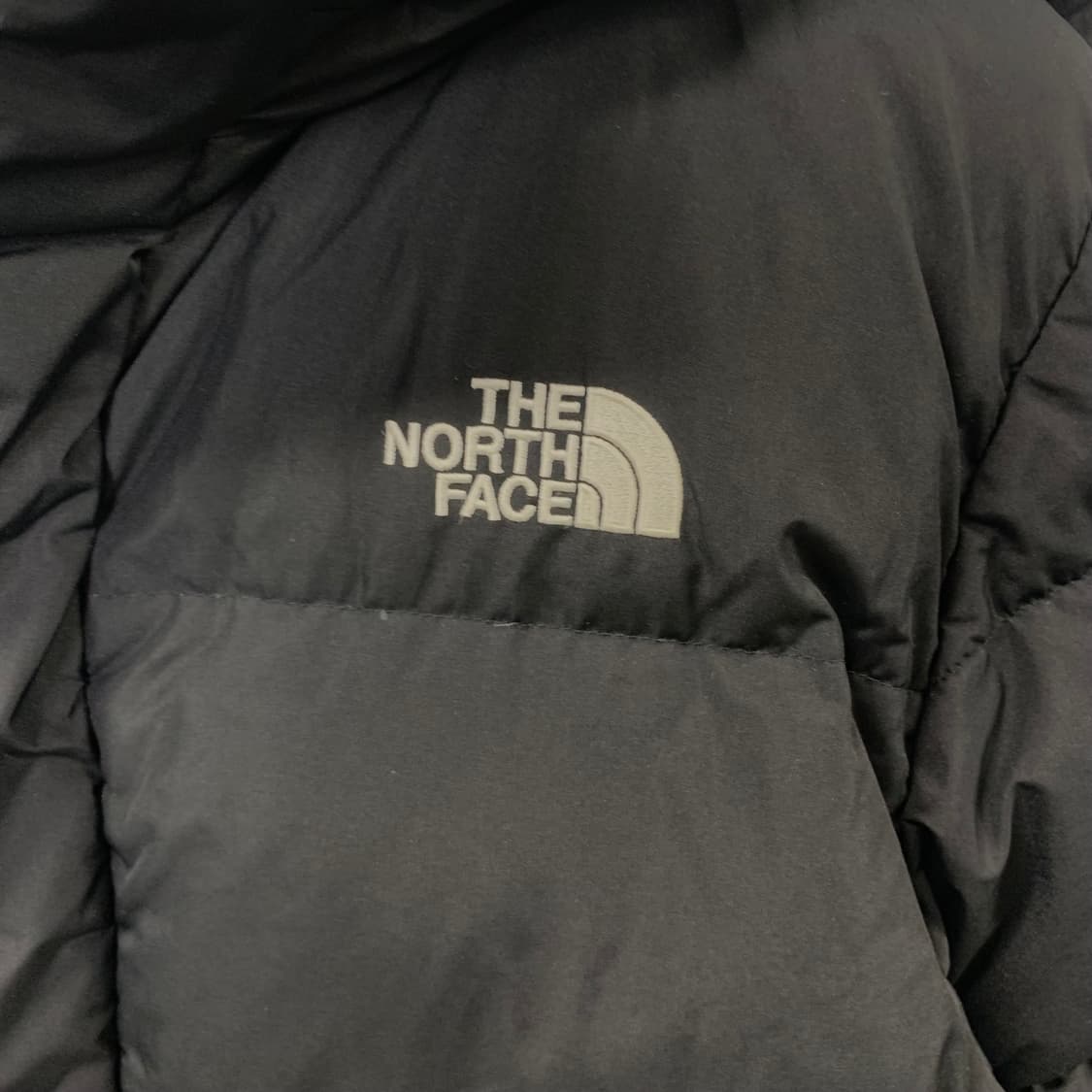 노스페이스 자수로고 블랙 후드 패딩 상품이미지4