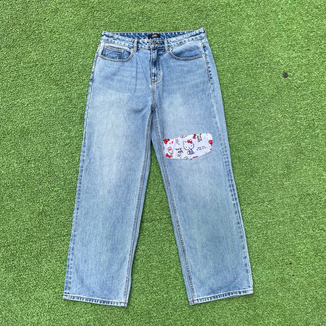 헬로키티 패치 커스텀 데님팬츠 상품이미지3