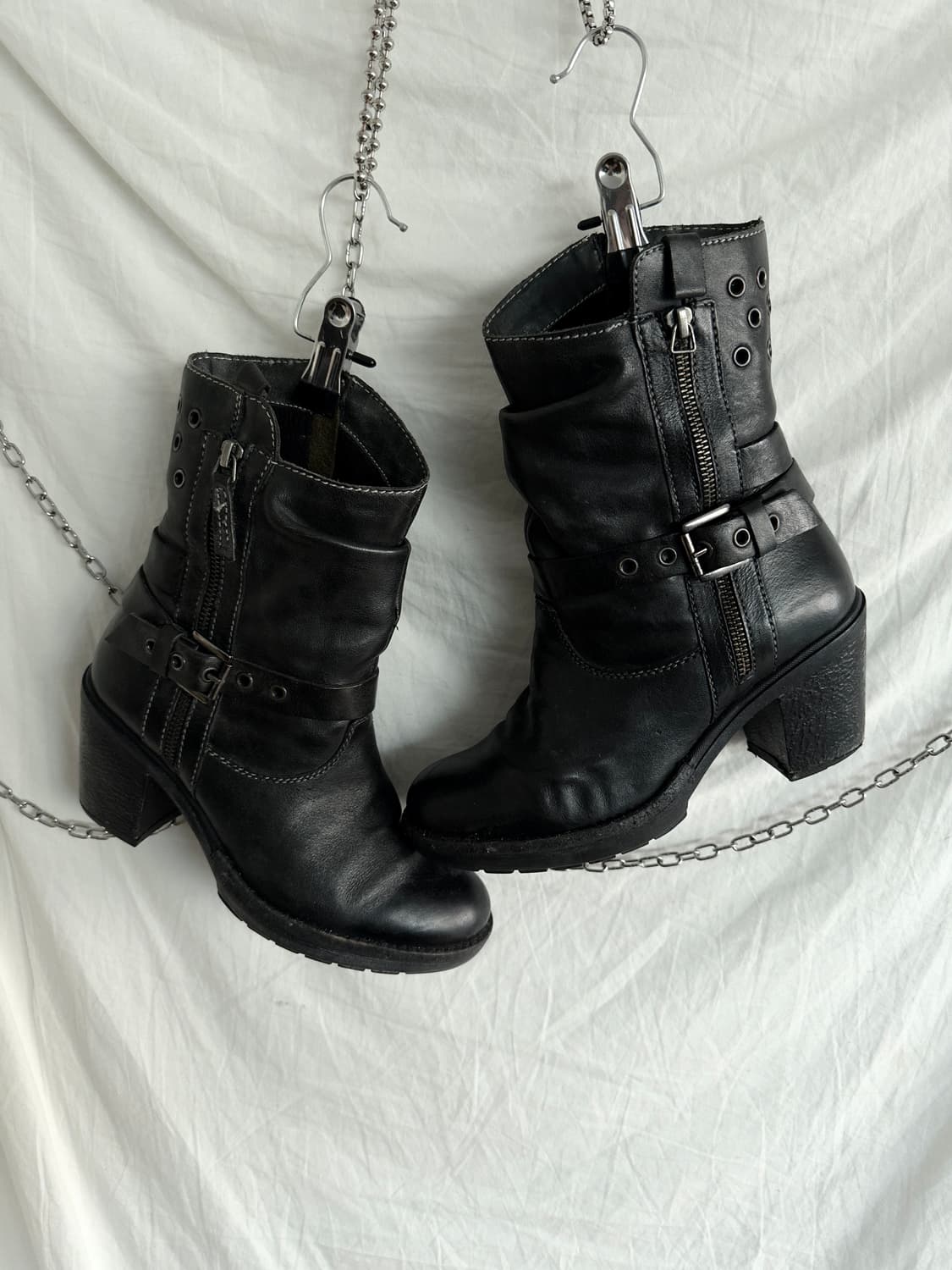 manas 마나스 버클 아일렛 사이드지퍼 부츠 상품이미지1