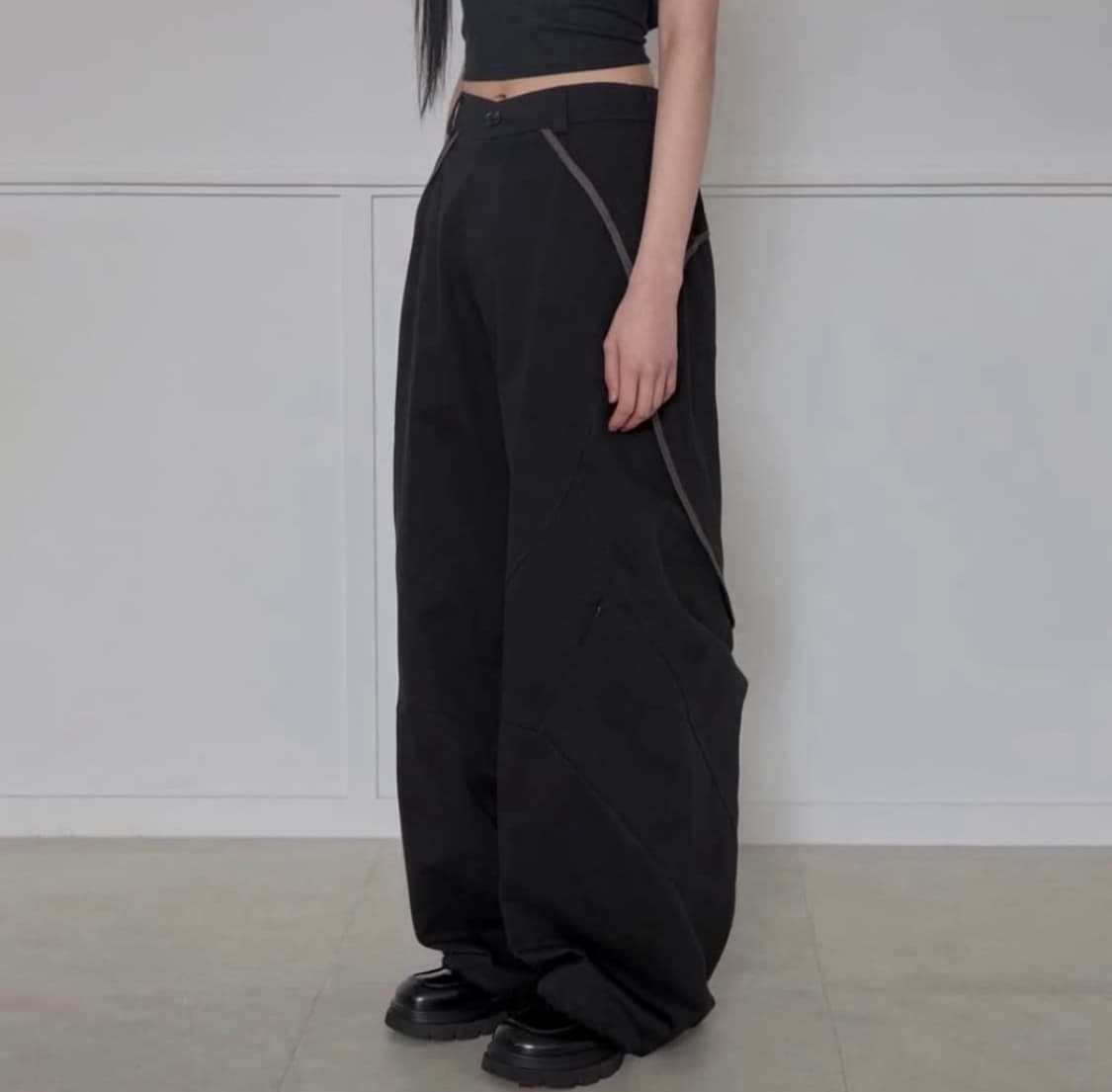 플레어업 Asymmetrical Wide Pants 상품이미지1