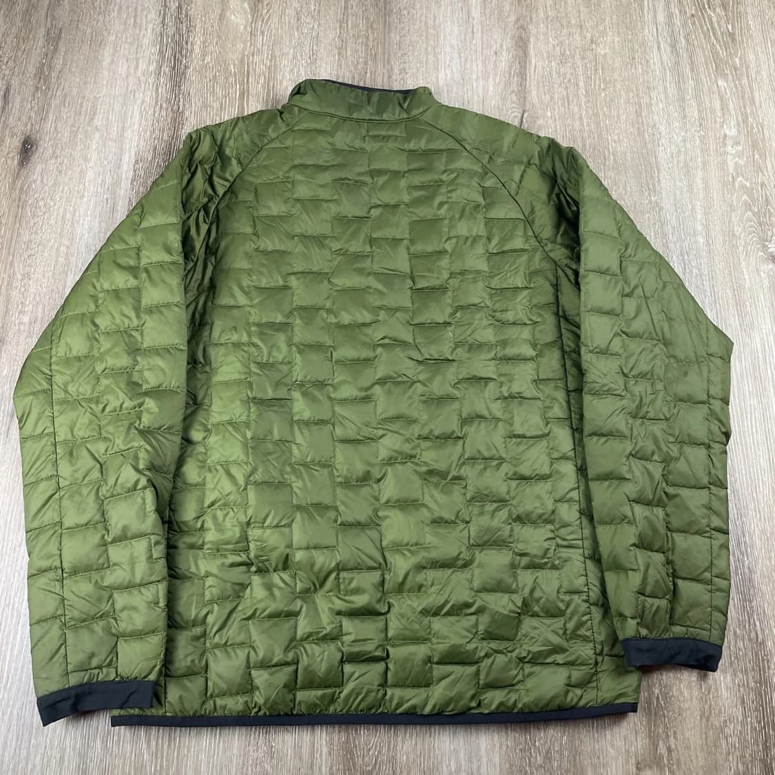 마운틴하드웨어 테메스칼보르즈 경량패딩 라이트 캑터스 상품이미지10