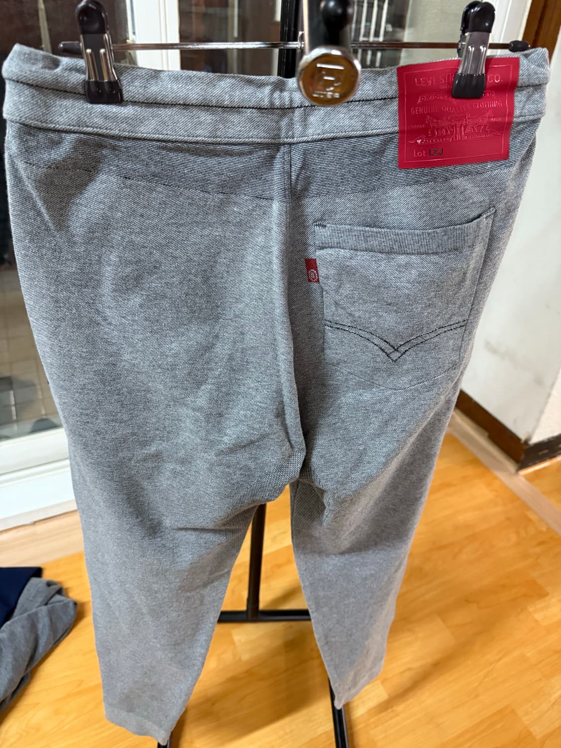 안냐세여 리바이스 28사이즈 트레이닝복 하의 판매합니다 상품이미지2