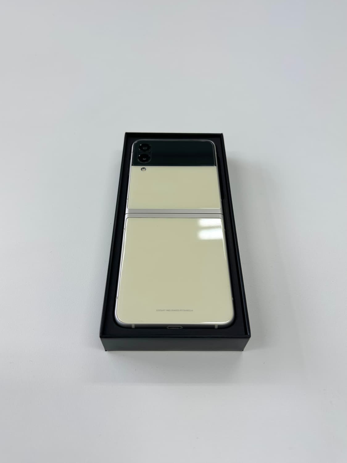 Z플립3 크림 256GB 상품이미지2