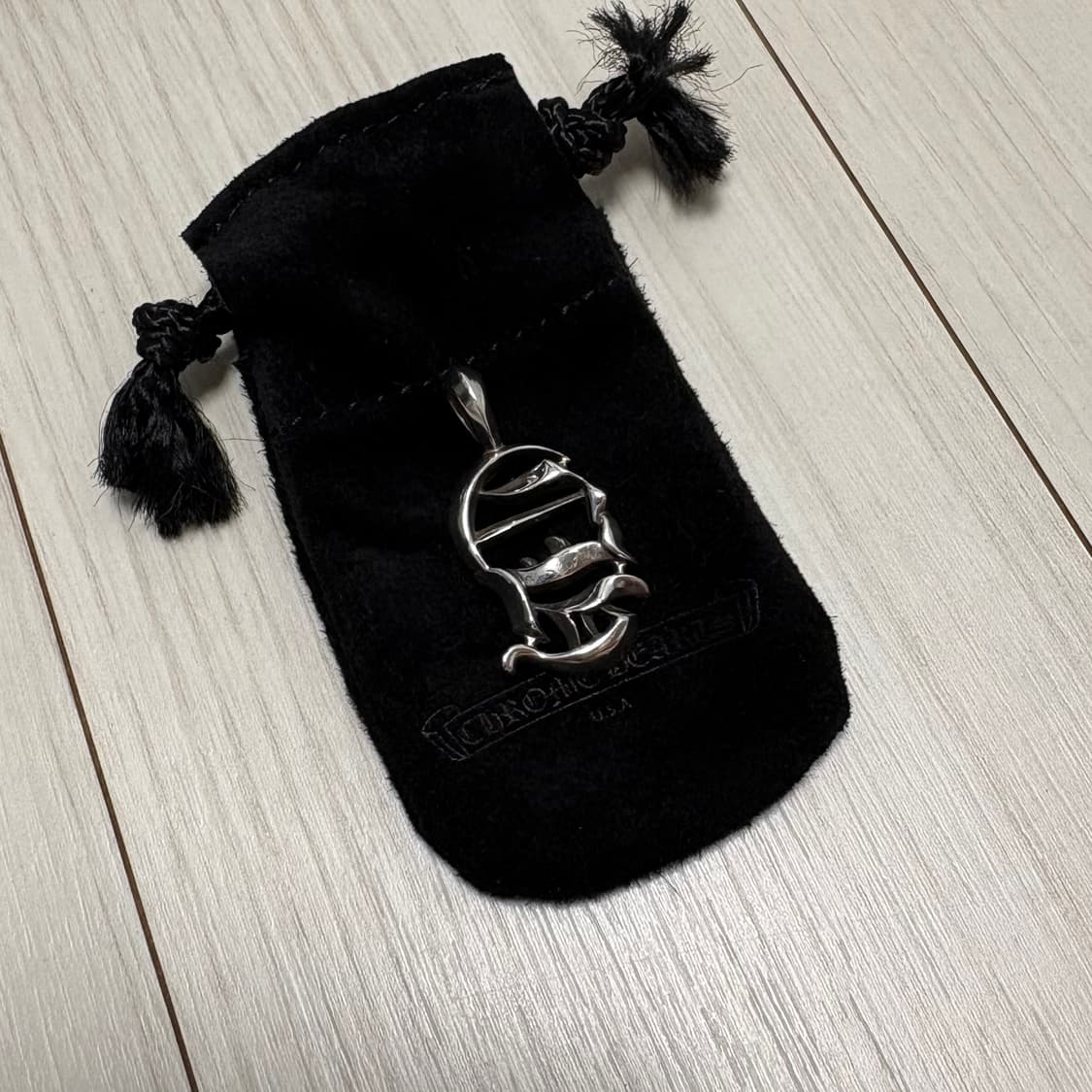 크롬하츠 CH 버티컬 로고 펜던트 상품이미지1