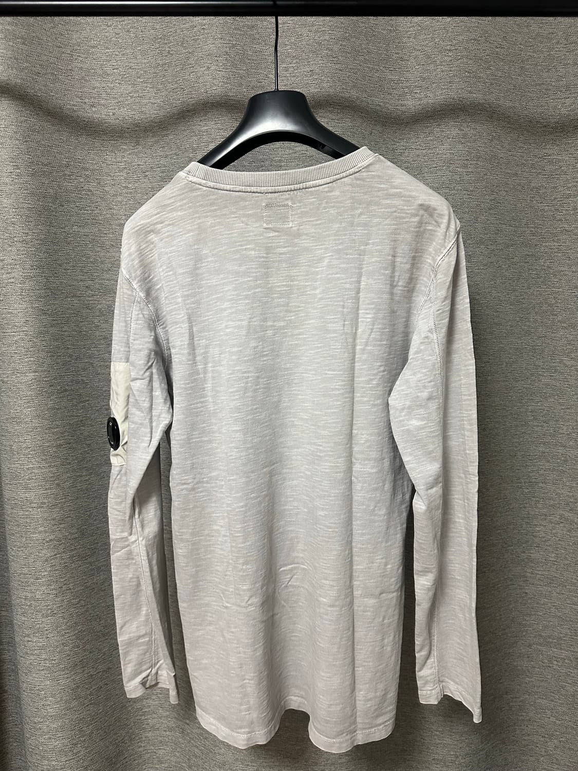 (105) CP컴퍼니 롱슬리브 라이트그레이 상품이미지2