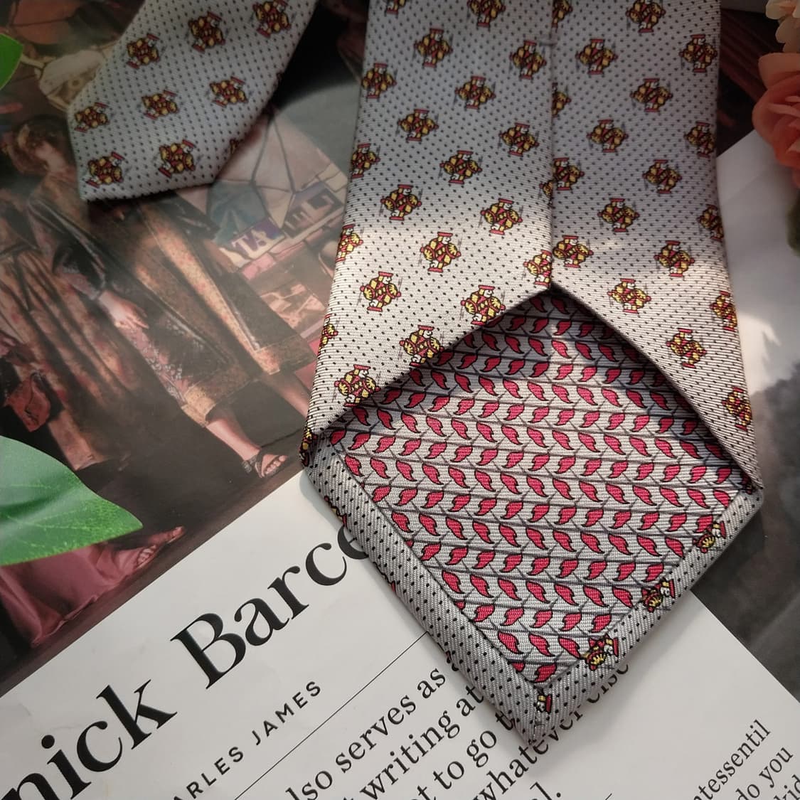 던힐 실크 그레이 넥타이 8.6cm A+등급 K1445
 상품이미지8