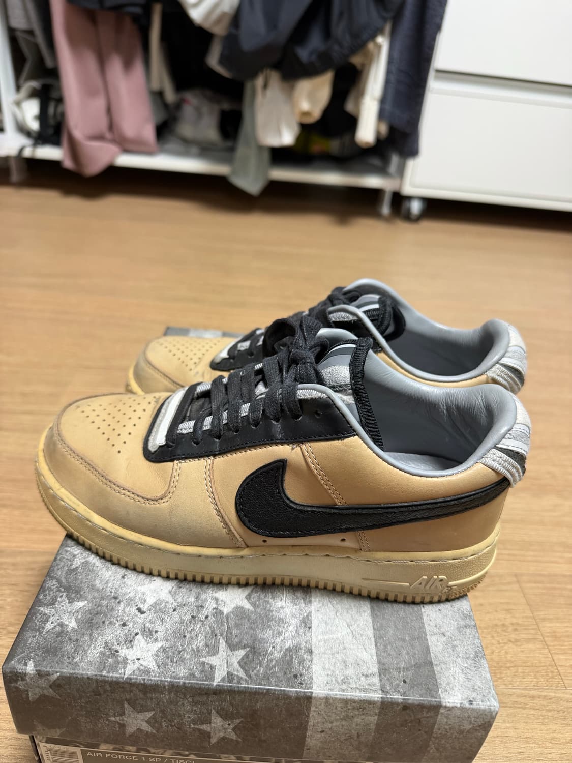 [5] 나이키 x 리카르도 티시 에어포스 1 로우 탄 상품이미지3